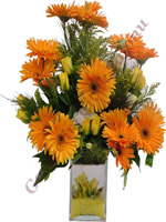 Cam vazo içine Sarı Güller ve Celberadan hazırlanmış hoş bir arajman çiçeği.<br>
İYİ DİLEKLERİNİZİ SUNUN.<br>
<img src=../UserMods/indirim.gif>